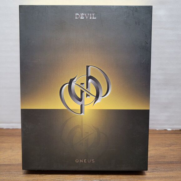 CD Oneus: Devil - First Full Album (Yellow Version) - Picture 2 of 5